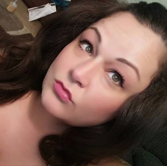 Meet your Posher, Charissa - Picture 3 of 3